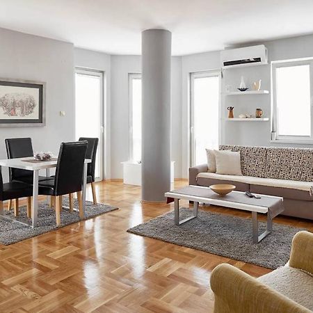 Bright Apartment Near City Center Skopje Ngoại thất bức ảnh