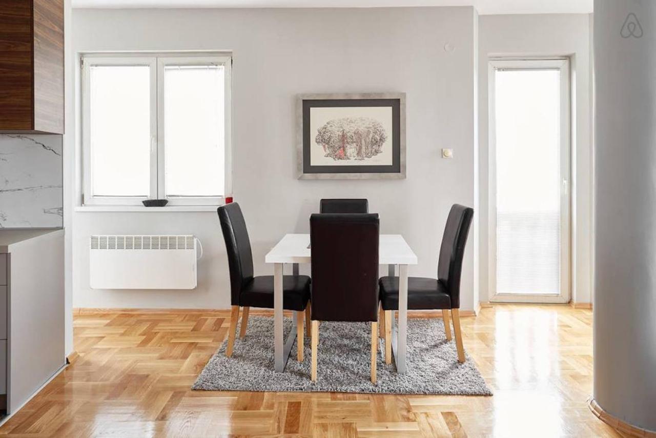 Bright Apartment Near City Center Skopje Ngoại thất bức ảnh